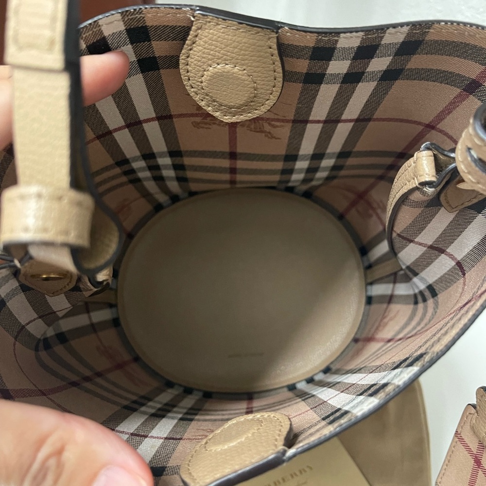 Burberry Bucket bag - Picture 2 of 7